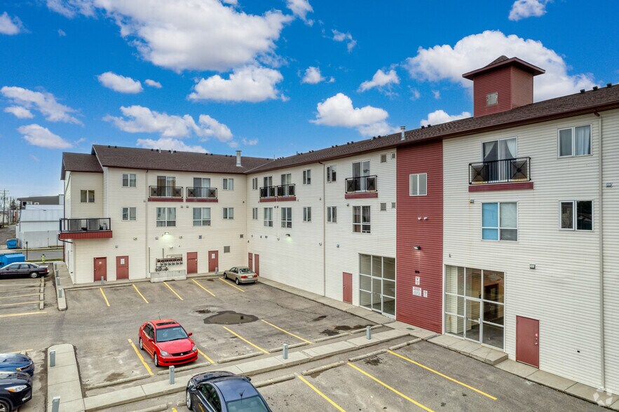 More Photos Of 1010 Railway St, Crossfield Apartments For Lease