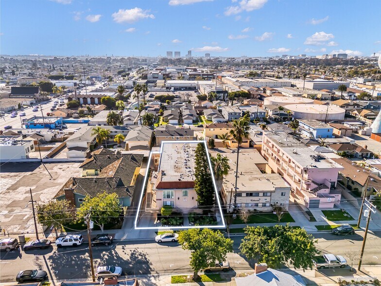 More Photos Of 12705 Ramona Ave, Hawthorne Apartments For Sale