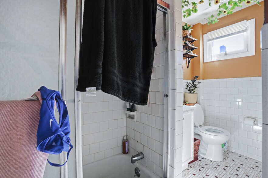 More Photos Of 632 Fall River Ave, Seekonk Apartments For Sale