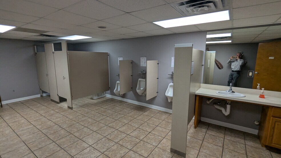 More Photos Of 1045 Coliseum Blvd, Montgomery Religious Facility For Sale