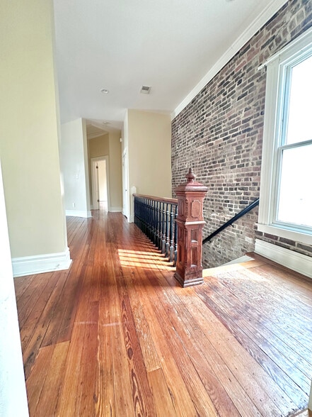 More Photos Of 148 E Fourth St, Lexington Multifamily For Sale