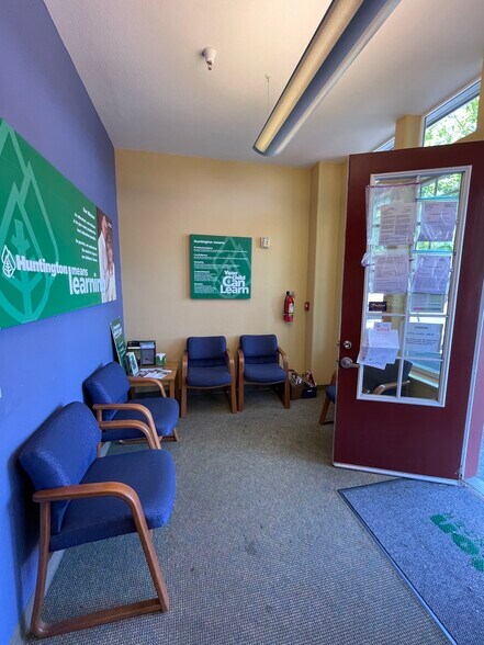 More Photos Of 220 Windsor River Rd, Windsor Apartments For Sale