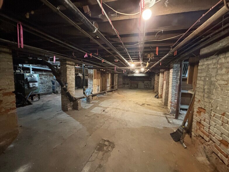 More Photos Of 315-325 Main St, Woburn Restaurant For Lease