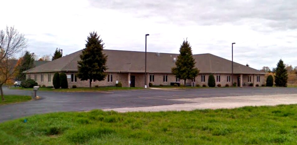 Primary Photo Of 5600 W Grande Market Dr, Appleton Office For Lease