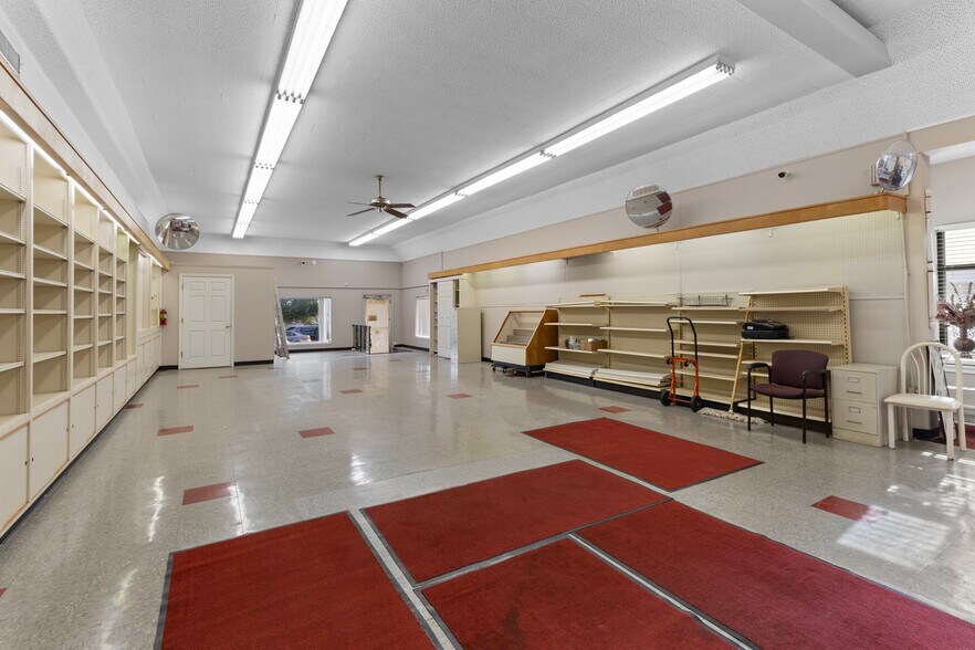 More Photos Of 10004 E 63rd St, Raytown General Retail For Sale