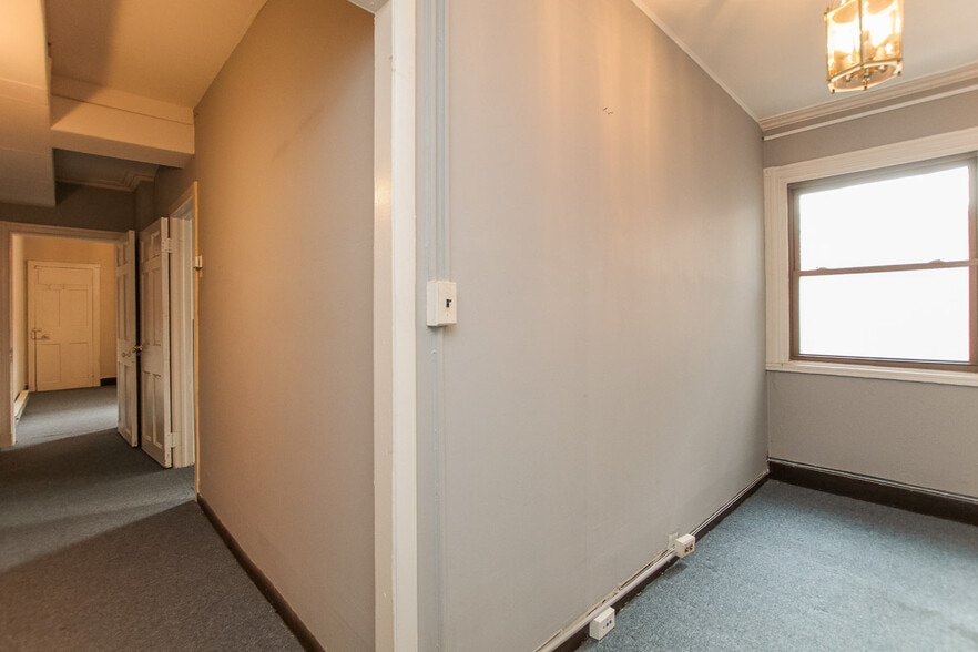 More Photos Of 18 W Franklin St, Baltimore Office Residential For Sale
