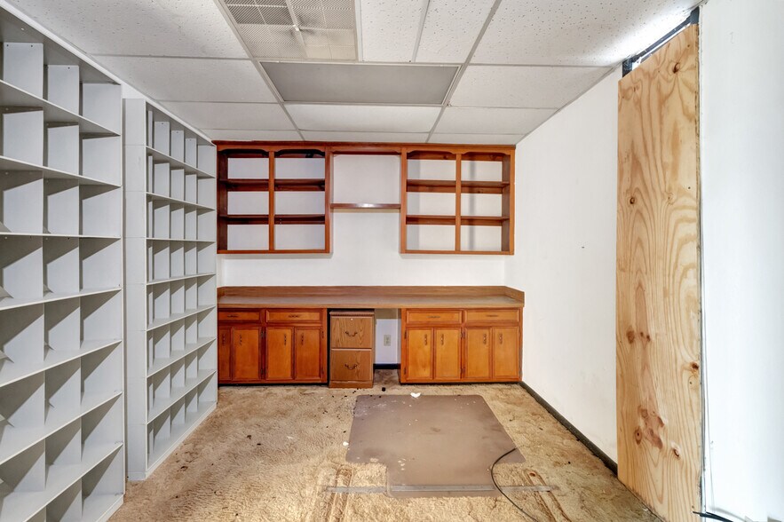 More Photos Of 104 Teakwood Dr, Victoria Medical For Sale