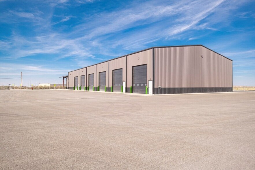 More Photos Of 5261 W Murphy St, Odessa Industrial For Lease