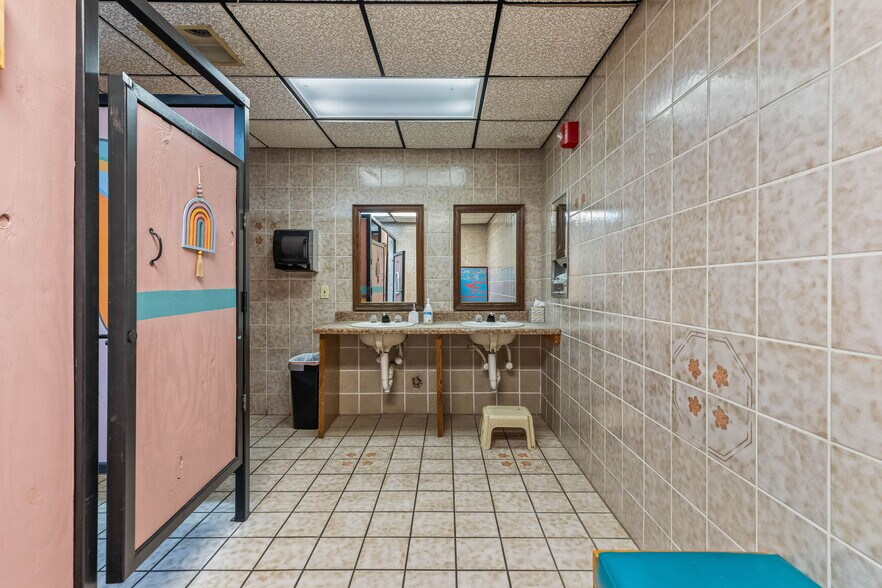 More Photos Of 11223 NW 10th St, Oklahoma City Daycare Center For Sale