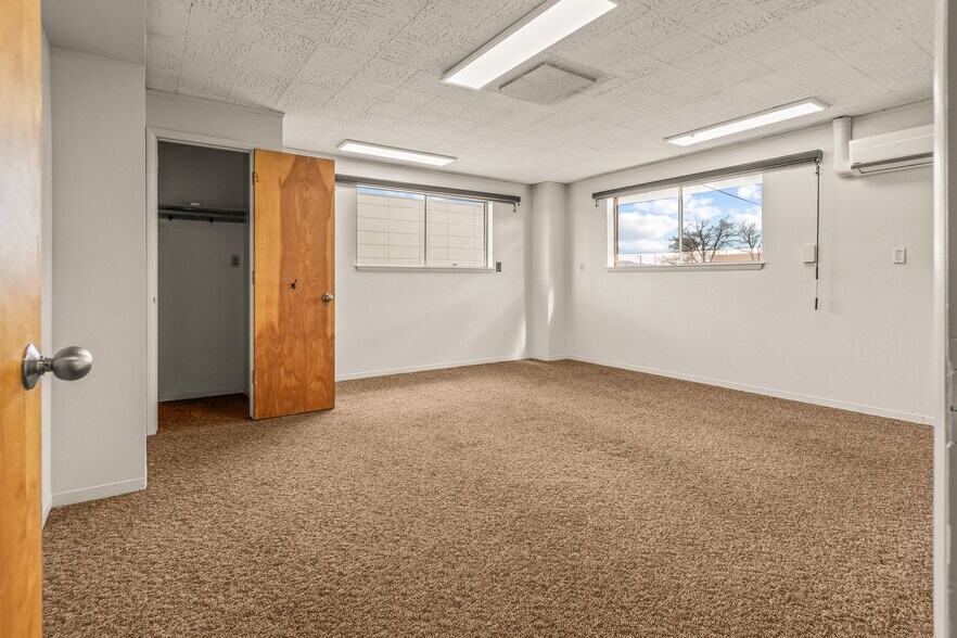 More Photos Of 517 Evans Ave, Reno Warehouse For Lease