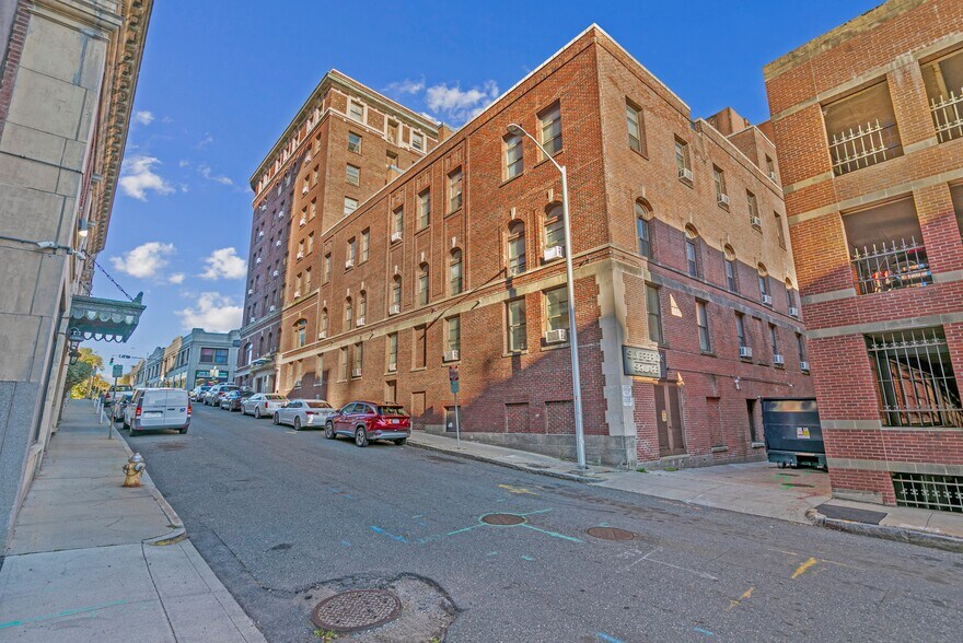 More Photos Of 122 Chestnut St, Springfield Apartments For Sale