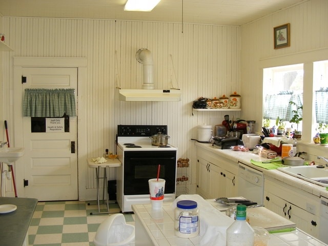 More Photos Of 306 W Aspen Ave, Crosbyton Hotel For Sale