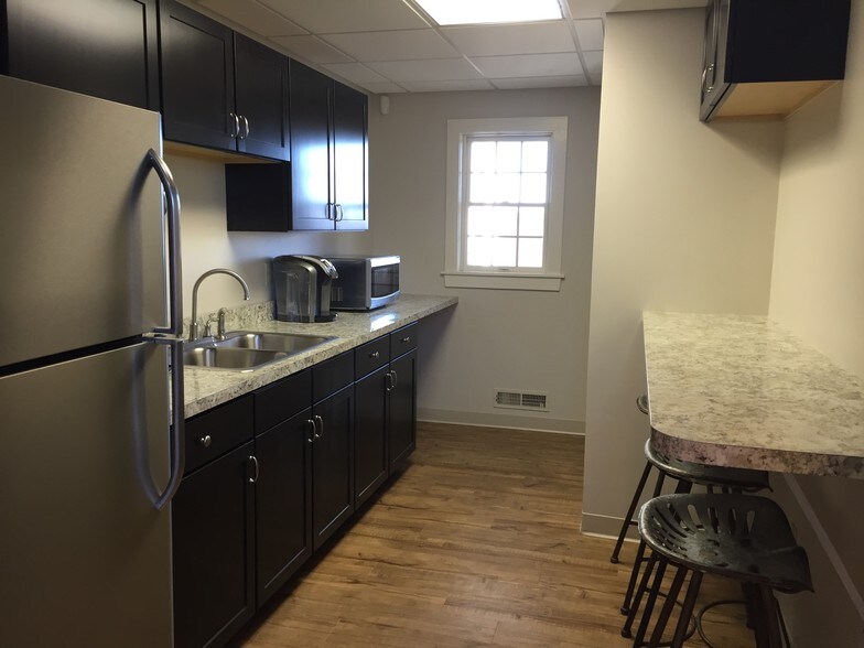 More Photos Of 510 Main St, Gorham Office For Lease