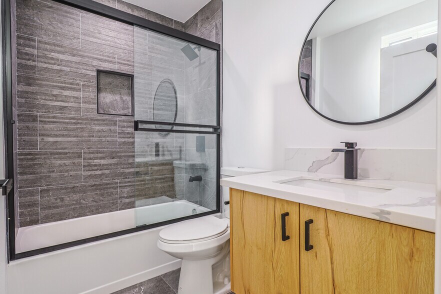 More Photos Of 1414 S Orange Dr, Los Angeles Apartments For Sale