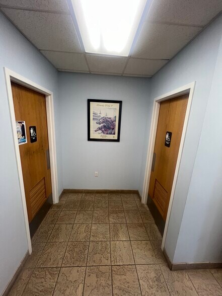 More Photos Of 1310 Centerpoint Blvd, Knoxville Medical For Sale