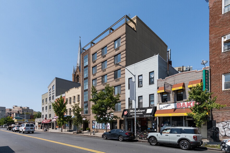 More Photos Of 721 Flushing Ave, Brooklyn Apartments For Lease