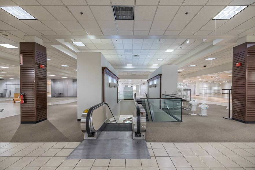 More Photos Of 7 S Tunnel Rd, Asheville Department Store For Sale