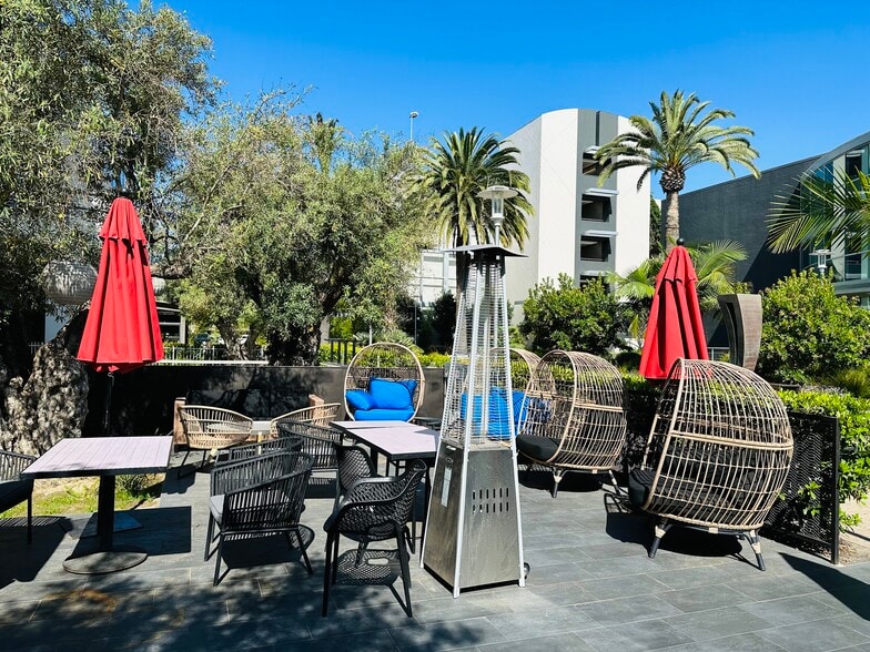 More Photos Of 2041 Rosecrans Ave, El Segundo Office For Lease