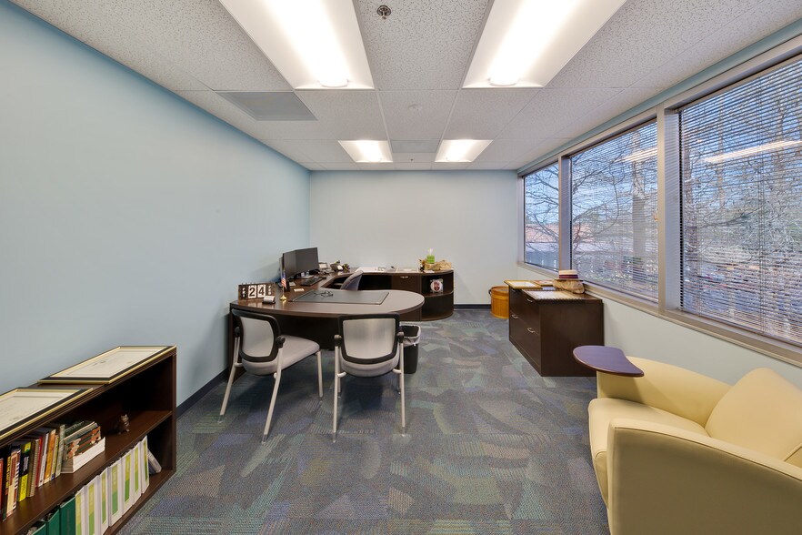 More Photos Of 29399 US Highway 19 N, Clearwater Office For Lease