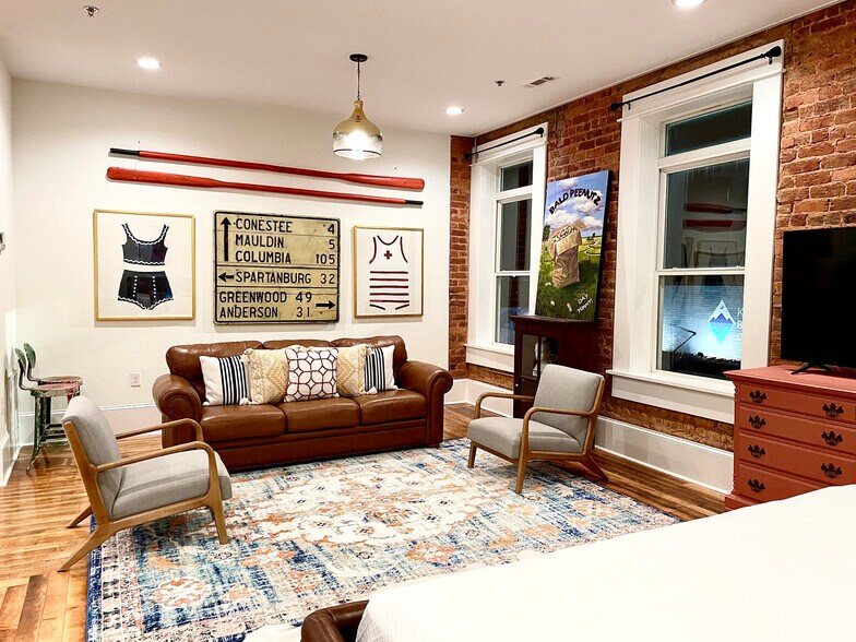 More Photos Of 114 N Walnut St, Seneca Storefront Retail Residential For Sale