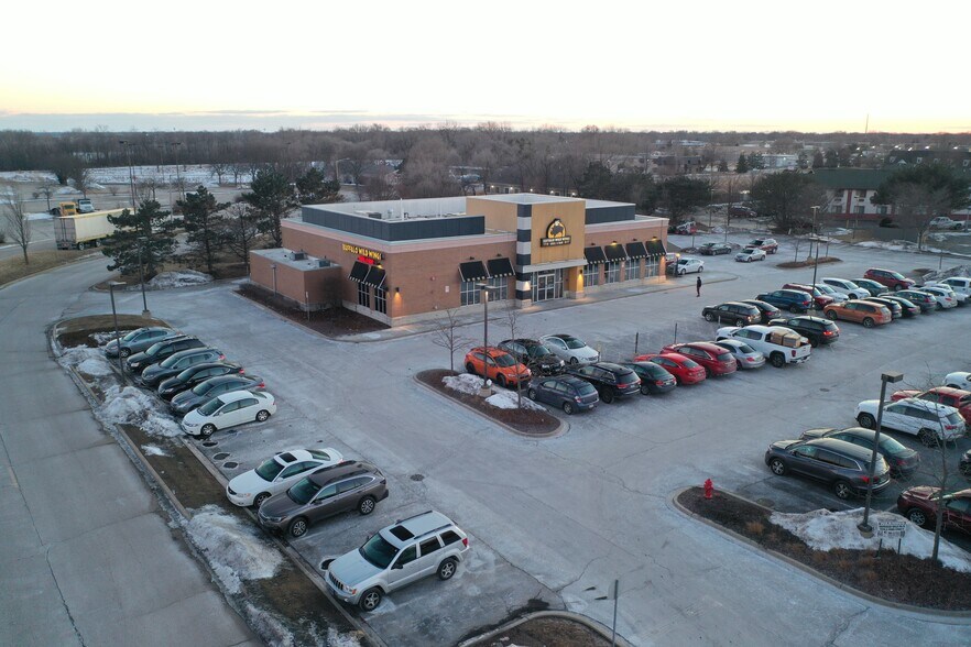 More Photos Of 5755 E Northwest Hwy, Crystal Lake Restaurant For Sale