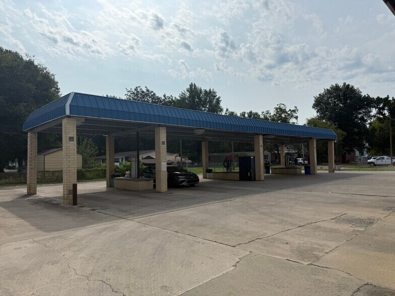 More Photos Of 604 N Main St, Stuttgart Carwash For Sale