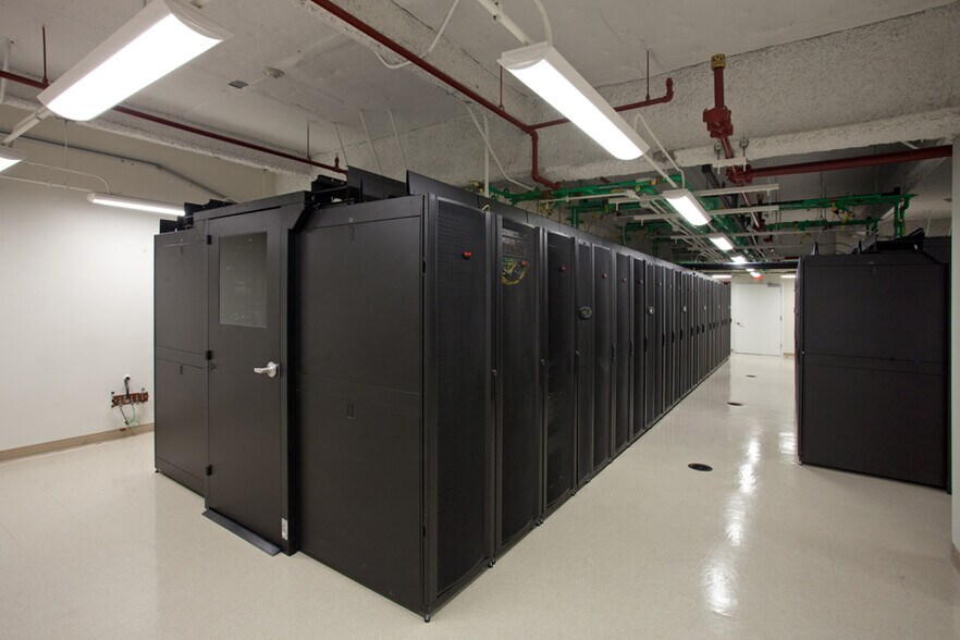 More Photos Of 600 Brickell Ave, Miami Office For Sale