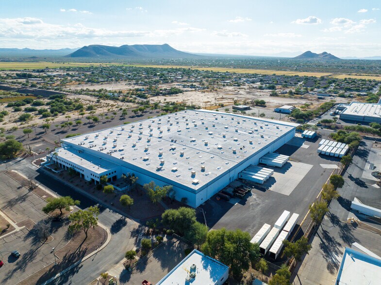 More Photos Of 6700 S Pella Dr, Tucson Light Manufacturing For Sale