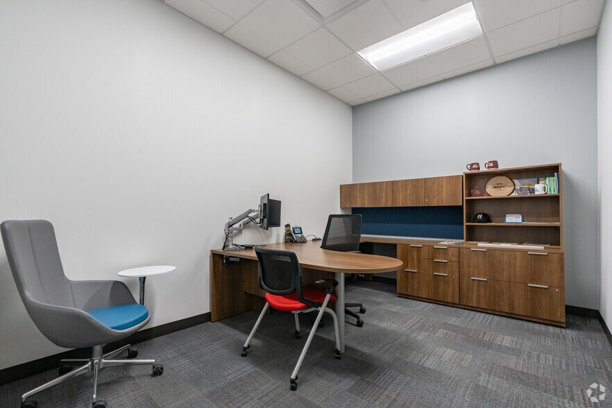 More Photos Of 8525 W 183rd St, Tinley Park Office For Sale