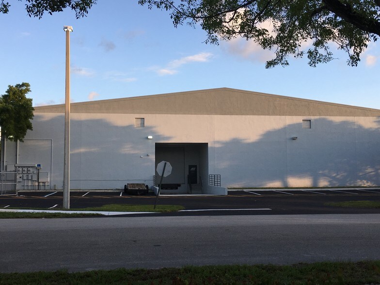 More Photos Of 1700 Banks Rd, Margate Flex For Lease