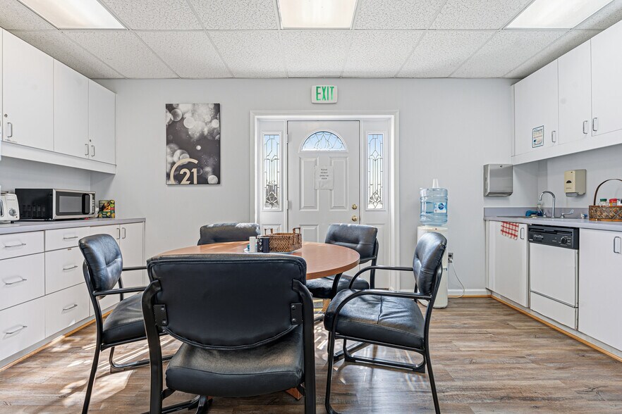 More Photos Of 9506 Harford Rd, Parkville Medical For Lease