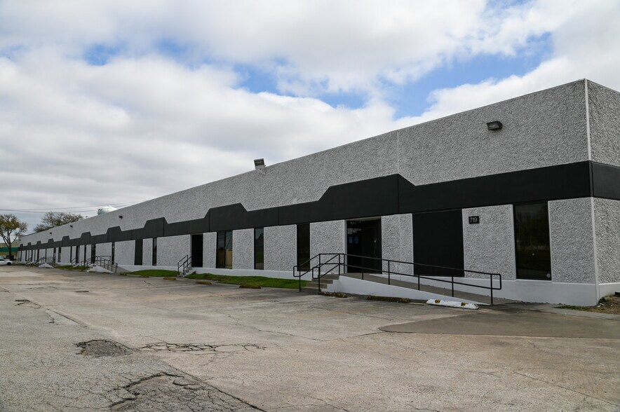 More Photos Of 15534 W Hardy Rd, Houston Unknown For Lease