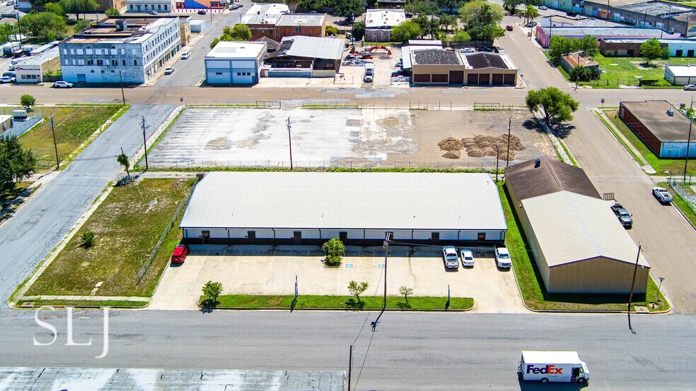More Photos Of 211 W Jefferson St, Harlingen Warehouse For Sale