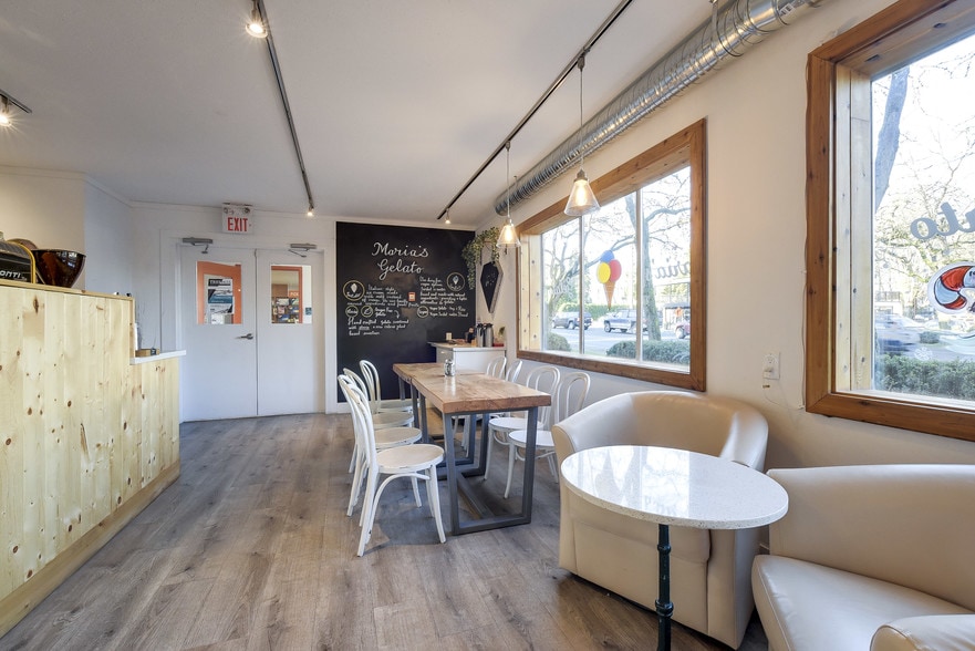 More Photos Of 9103 Glover Rd, Langley Storefront Retail Residential For Lease