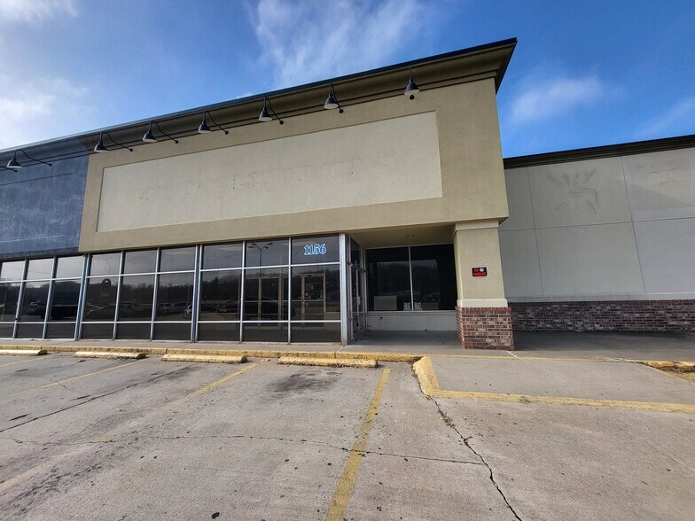 Primary Photo Of 1090 S Neosho Blvd, Neosho Unknown For Lease