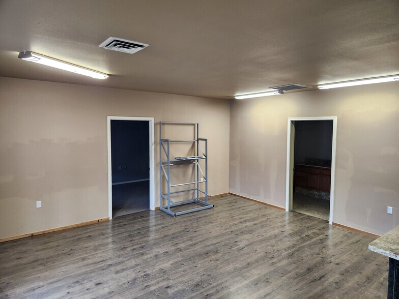 More Photos Of 1337 Bridge St, Clarkston Warehouse For Sale