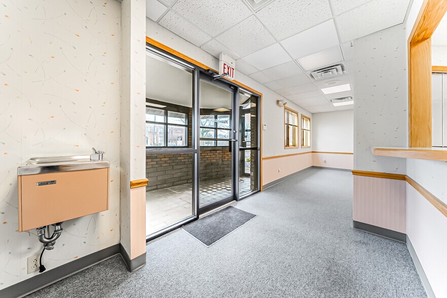 More Photos Of 36595 Detroit Rd, Avon Medical For Lease
