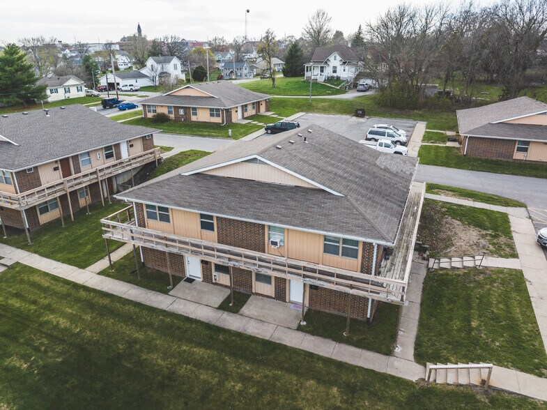 More Photos Of 515 E 7th St, Maryville Apartments For Sale