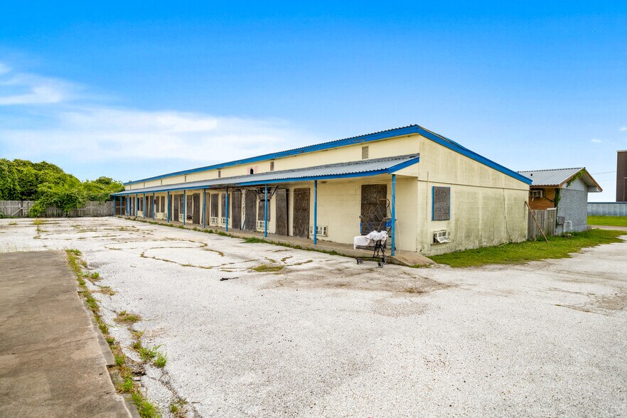 More Photos Of 9401 S Padre Island Dr, Corpus Christi Hotel For Sale