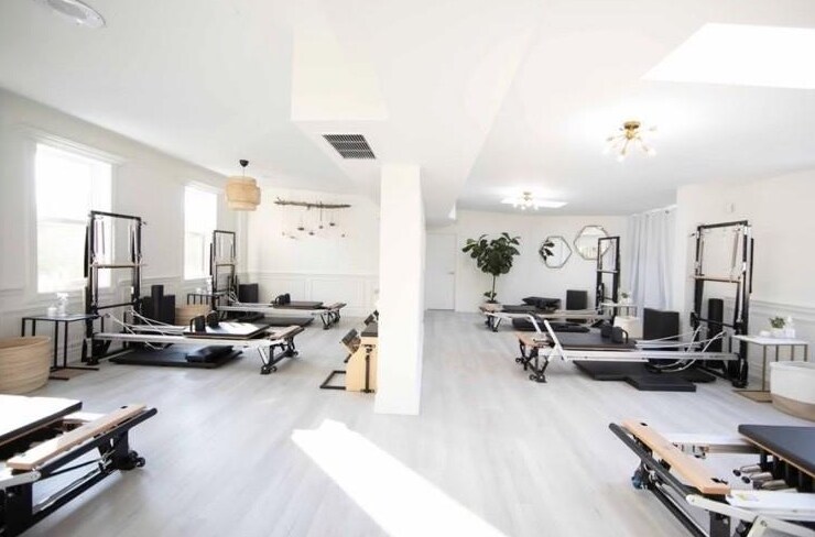 More Photos Of 484 John St, Burlington Storefront Retail Office For Sale