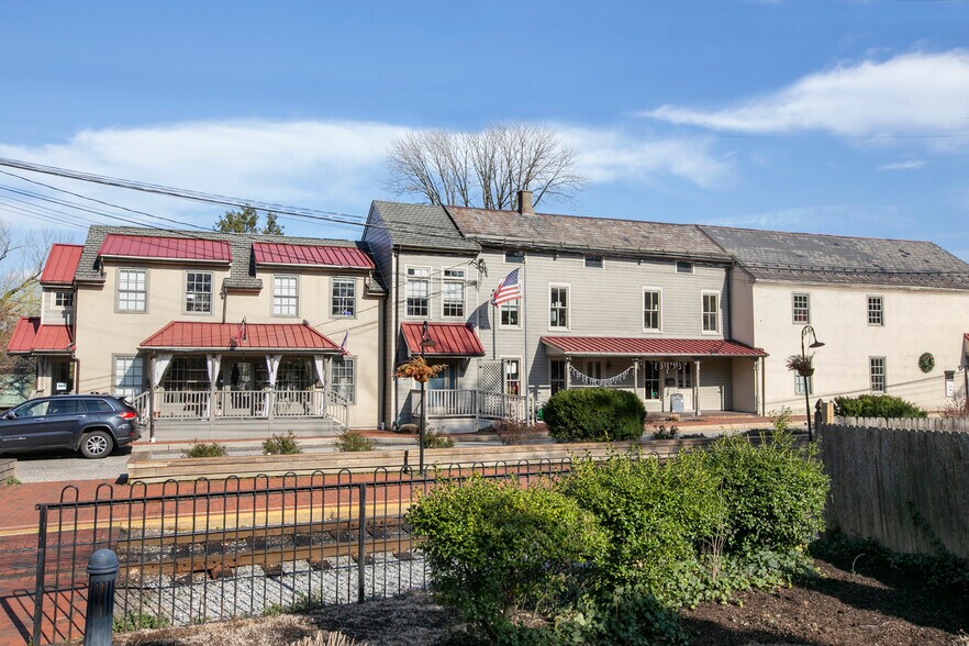 More Photos Of 30 W Bridge St, New Hope Freestanding For Lease
