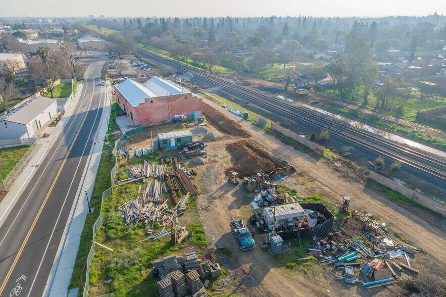 More Photos Of 9699 Railroad St, Elk Grove Restaurant For Lease