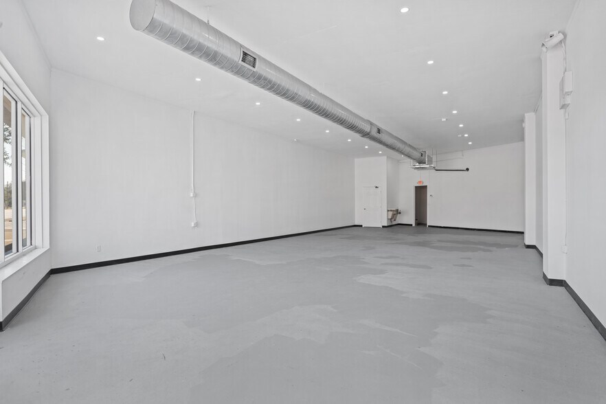 More Photos Of 3142-3148 Beach Blvd, Jacksonville Storefront For Lease