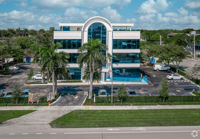 More Photos Of 3785 N Federal Hwy, Boca Raton Office For Lease