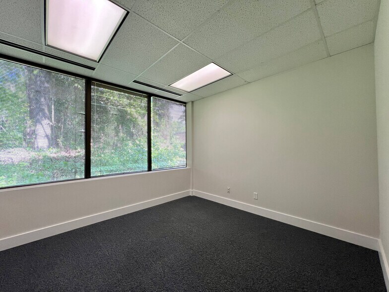 More Photos Of 1 Harbison Way, Columbia Medical For Lease