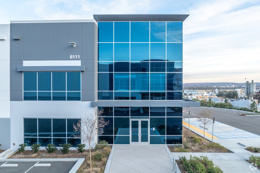 More Photos Of 6111 20th St, Jurupa Valley Warehouse For Sale