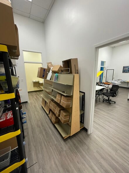 More Photos Of 2755 Tyrone Blvd, Saint Petersburg General Retail For Lease