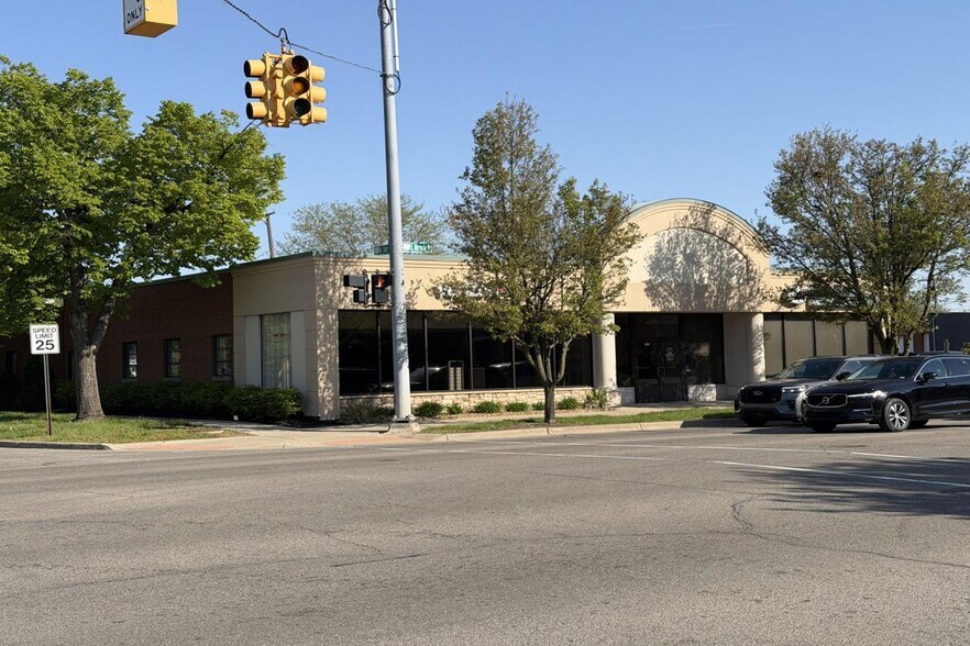 More Photos Of 530-534 S Monroe St, Monroe Office For Lease
