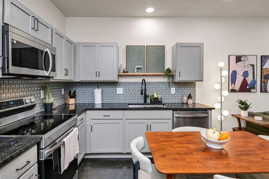 More Photos Of 816 Shull St, West Columbia Apartments For Sale