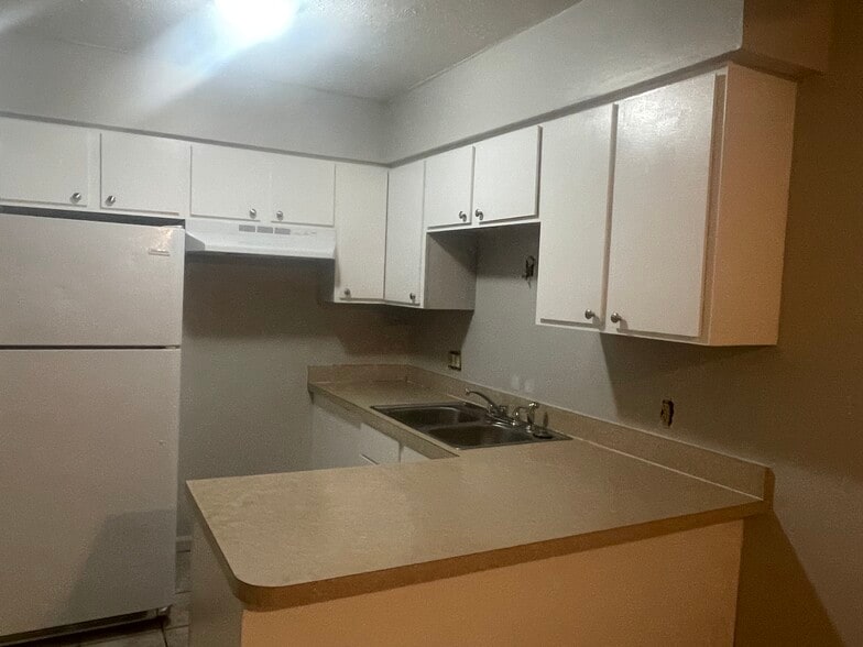 More Photos Of 4601 S Martin Luther King Jr Blvd, Lansing Apartments For Sale